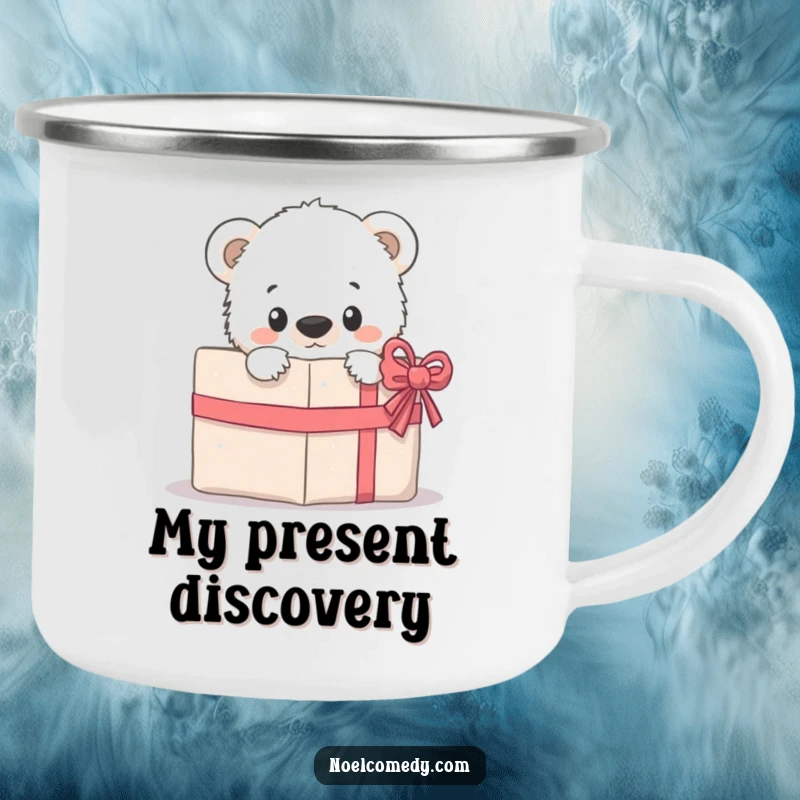 Funny Camping Mug: A curious polar bear cub peeking from behind a gift, designed for lovers of wildlife and the outdoors.