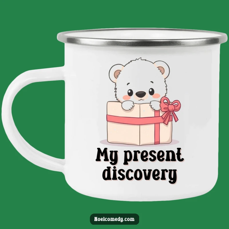 Funny Bear Cub Camping Mug: Curious Peek Outdoor Gift, Rugged & Humorous Arctic Accessory